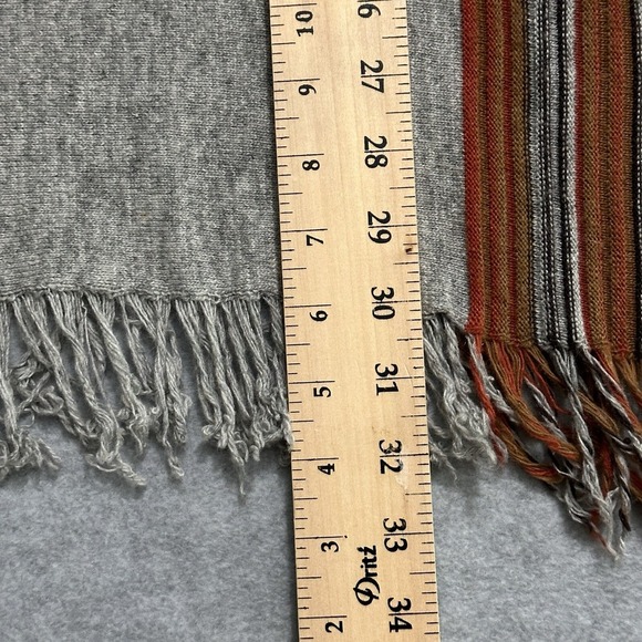 Mystree Womens Poncho Sweater OS Gray Cashmere Blend‎ Fringe Boho Hippie Western - Picture 11 of 13